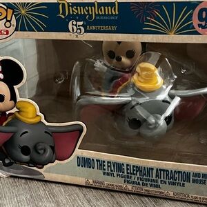 Funko Disneyland Mickey Mouse riding Dumbo Gray elephant #92